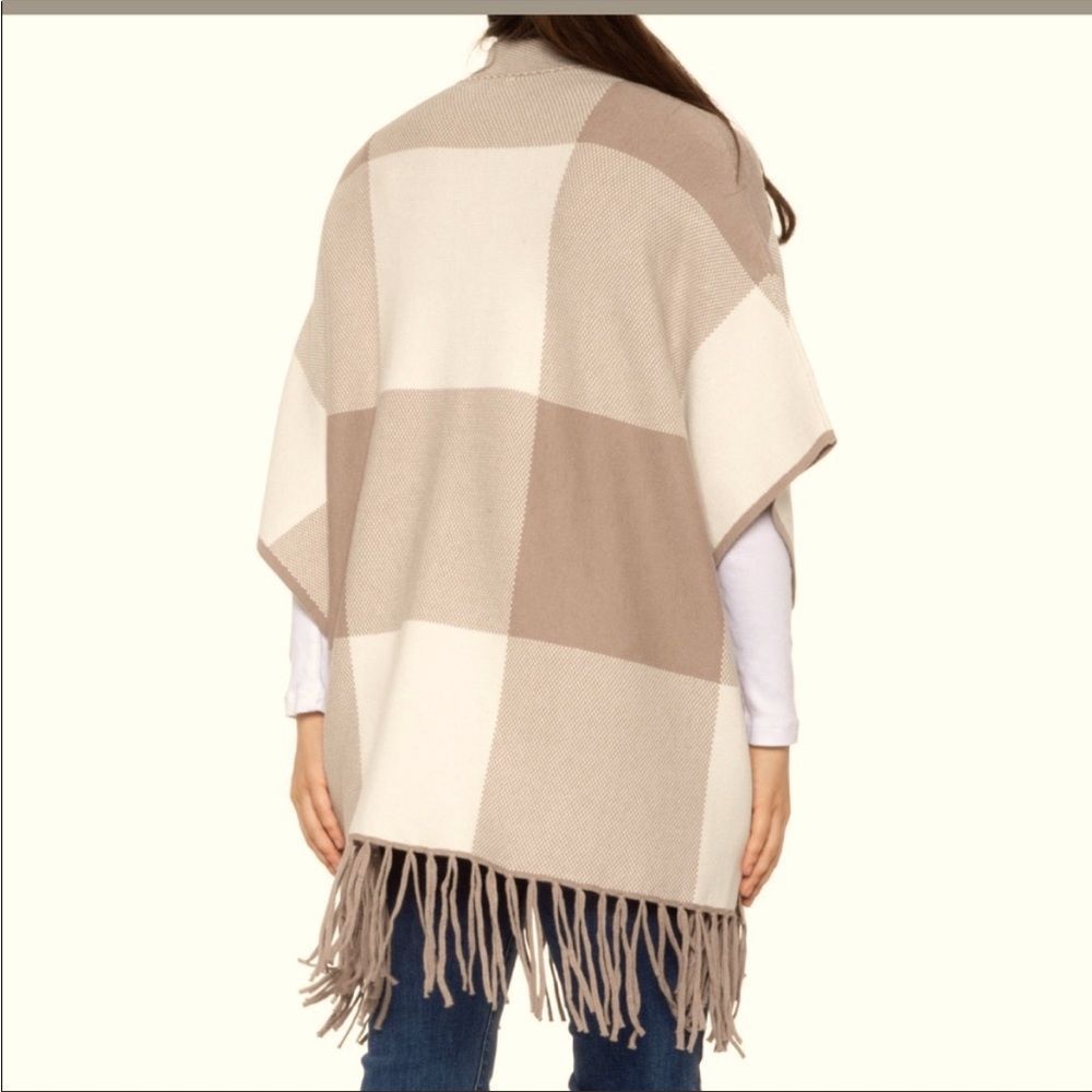 NWOT Christian Siriano Fringed Poncho Sweater, Woman's S : M - Picture 2 of 4